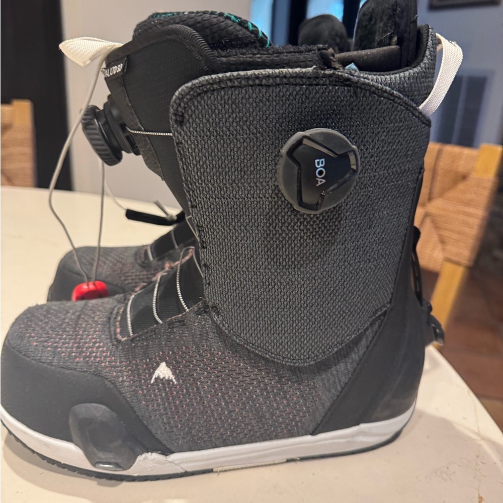 Burton Women's Ritual LTD STEP IN SYSTEM . Snowboard Boots - Black and Purple